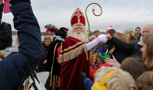 <p>Sinterklaas heeft het weer druk komend weekend met de Sinterklaasintocht in Ilpendam, Broek in Waterland en Marken en wellicht ook de Sinterklaasintocht in Edam. </p>