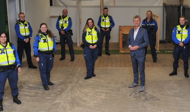 <p>Handhavers in de gemeente Beverwijk dragen voortaan bodycam.</p>