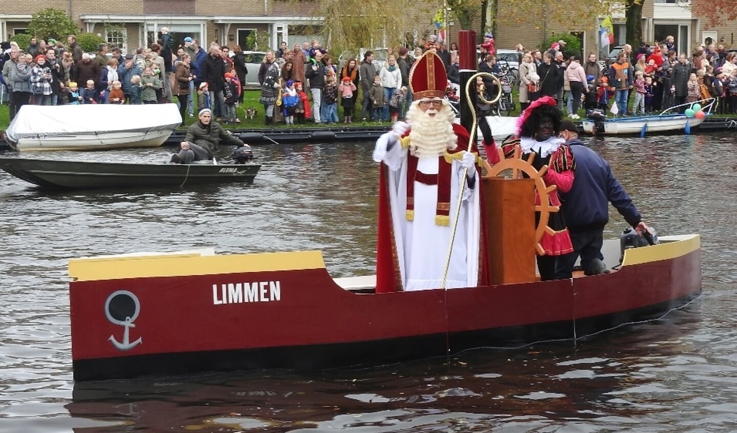 Limmen: Ook daar is Sinterklaas en zijn zwarte Pieten aangekomen
