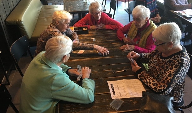 <p>Doe mee aan de derde helft.</p>