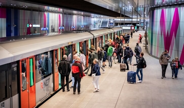 De nieuwe metrolijn en de aanpassing van het ov-netwerk hebben de grote reizigersgroei van voor corona kunnen opvangen. 