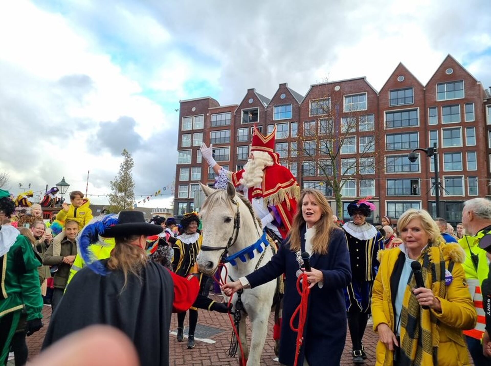 Sinterklaas komt zaterdag 18 november weer aan in Alkmaar.