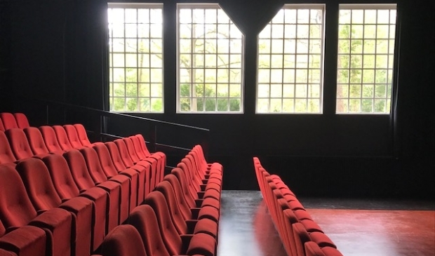 <p>Zaal nu</p>