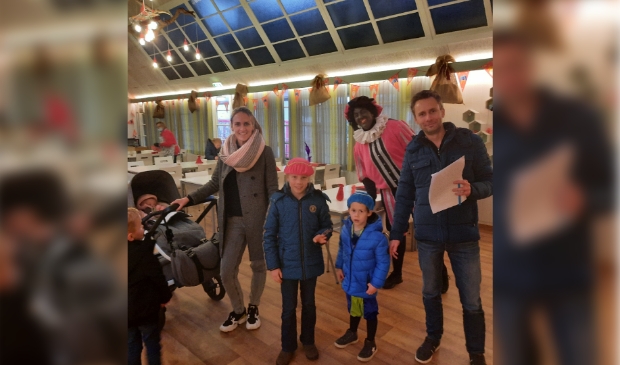 <p>Dit gezin kwam speciaal uit Mijdrecht naar het Sinterklaashuis.</p>