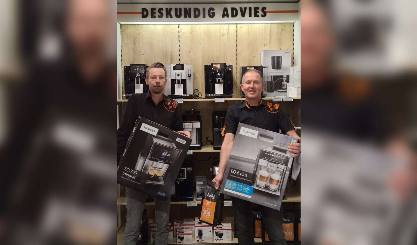 Tijdens de actie geeft Expert Castricum bij iedere Siemens volautomaat een pak koffie cadeau en een gratis accessoire kit t.w.v. €54.90 (naast de €100 kassakorting).