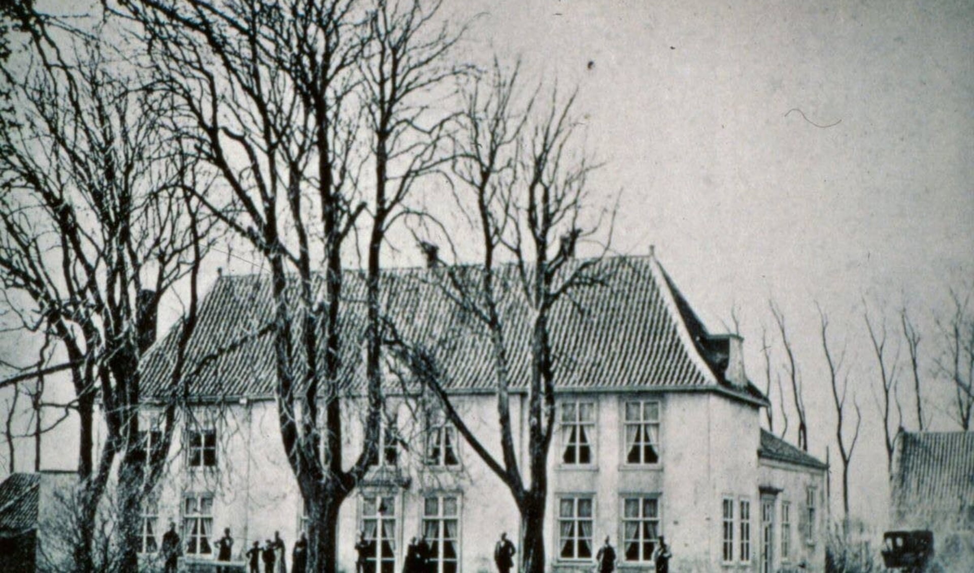 De oudst bekende gegevens over Villa Ouwendijck te 's-Gravenzande dateren van ongeveer 1530.