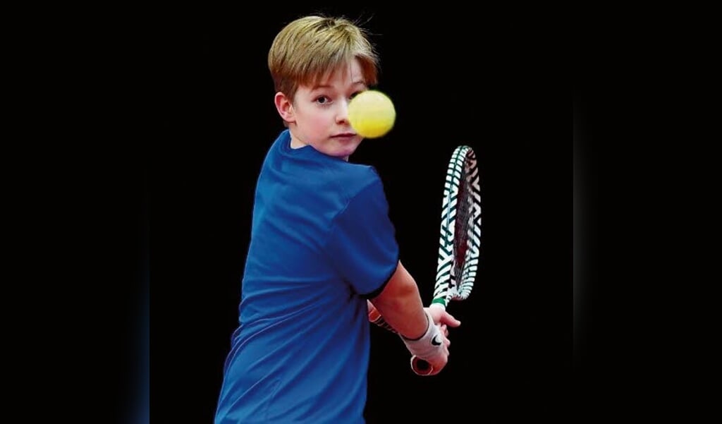 heroïsch Let op halsband Pieter de Lange wint Europees tennistoernooi onder 14 jaar | Al het nieuws  uit Maassluis