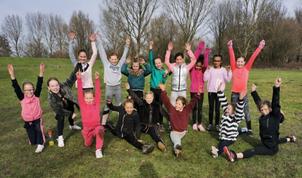 <p>De dans- en turnclub zit niet bij de pakken neer!</p>