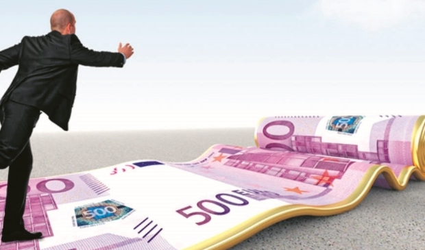 <p>De gemeentes zorgen voor het geld.</p>