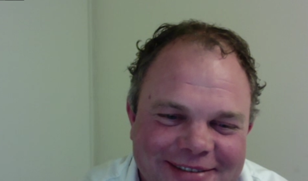 Joris tijdens de uitreiking via Zoom.