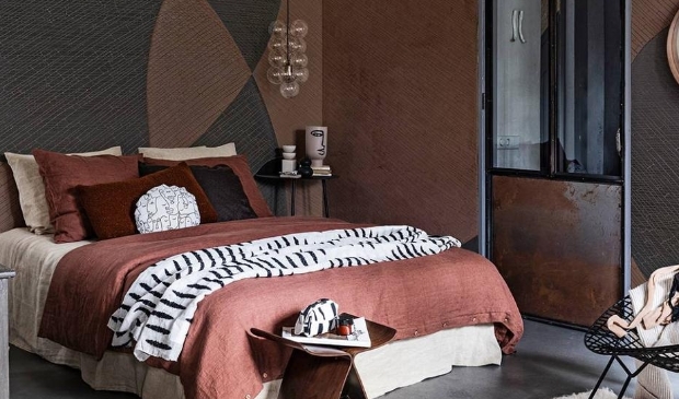 <p>Creeer van je eigen hotelgevoel? Kies donkere kleuren.</p>