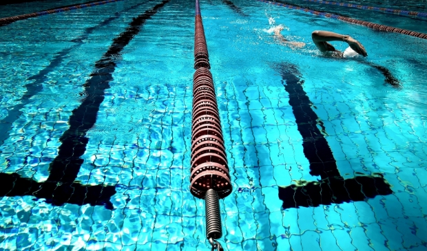 <p>Binnen- en buitenzwembaden maken straks deel uit van het nieuwe sportcomplex.</p>