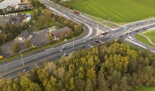 <p>Het kruispunt bij het Schouw gaat op de schop.</p>