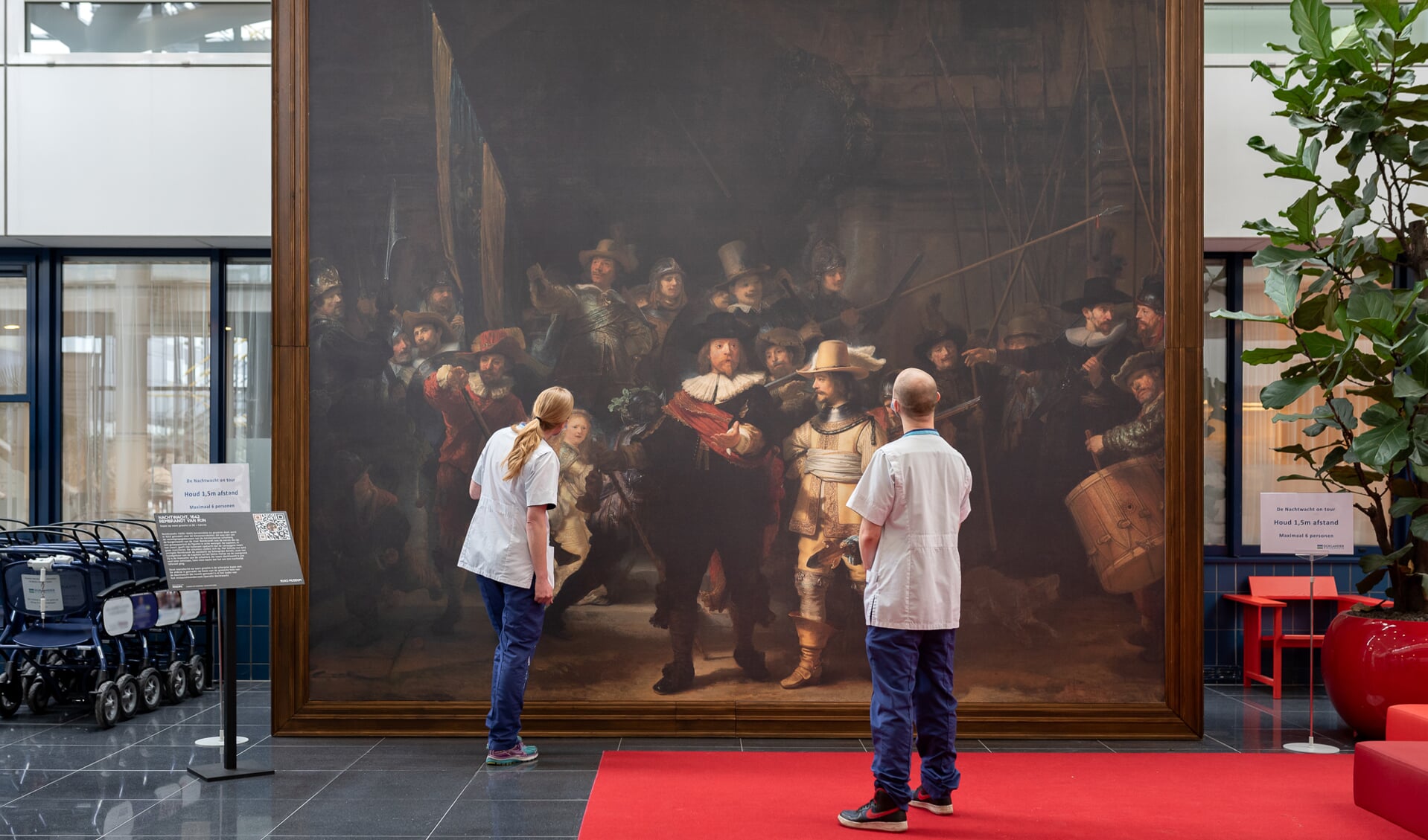 De replica is net zo groot als de echte versie in het Rijksmuseum, vier bij vijf meter. 