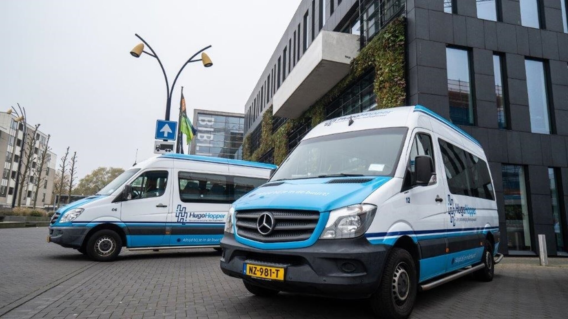 Buurtbussen zoals de HugoHopper vormen een belangrijke schakel om Dijk en Waard bereikbaar te houden.