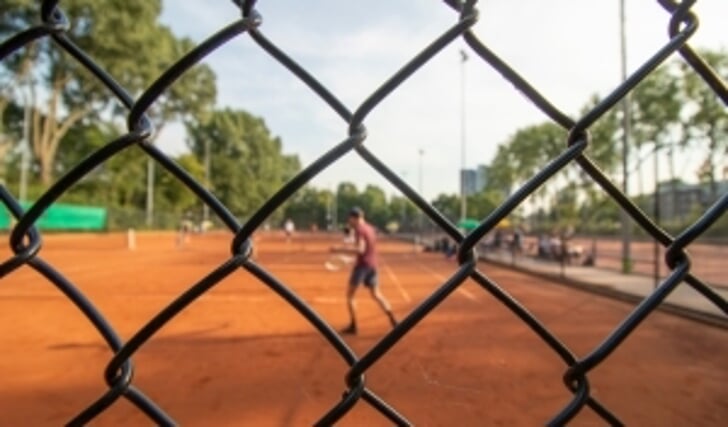 ATC Sloterplas zit zonder tennisbanen vanaf 1 april.