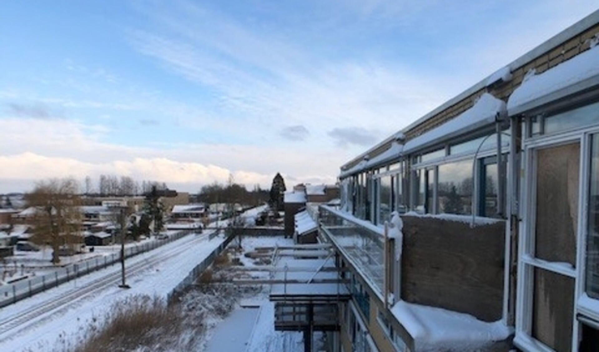 Aan de woonkamers van het zorgcentrum Floravita zijn ruime balkons geplaatst. Foto: Floravita