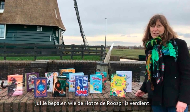<p>Ook wethouder Natasja Groothuismink roept kinderen op te lezen en te stemmen hun favoriete kinderboek. </p>