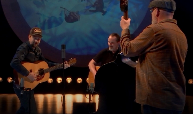 <p>Tim Kol opent het eerste 'De Vest Sessies'. </p>
