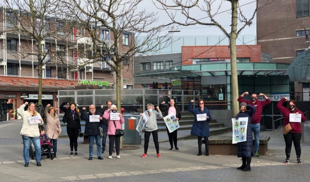 <p>Protestdans in De Mare voor opening sportscholen.</p>