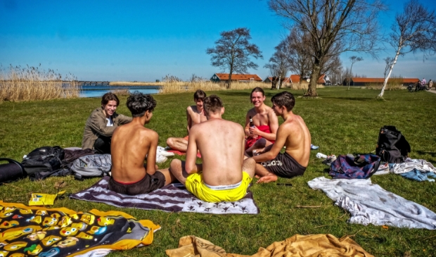 <p>Chillen op de eerste zomerse dag.</p>