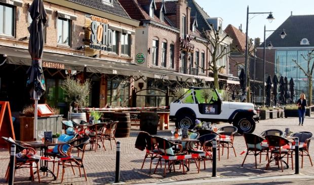 <p>Afgezette terrassen in Schagen als corona protest.</p>