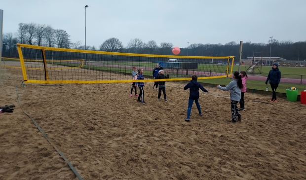 <p pstyle="PLAT">De jeugd U12 van Croonenburg volleybalt al vanaf januari op het zand van 2beach.</p>