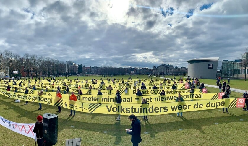 De demonstratie op het Museumplein met het langste spandoek van Nederland.