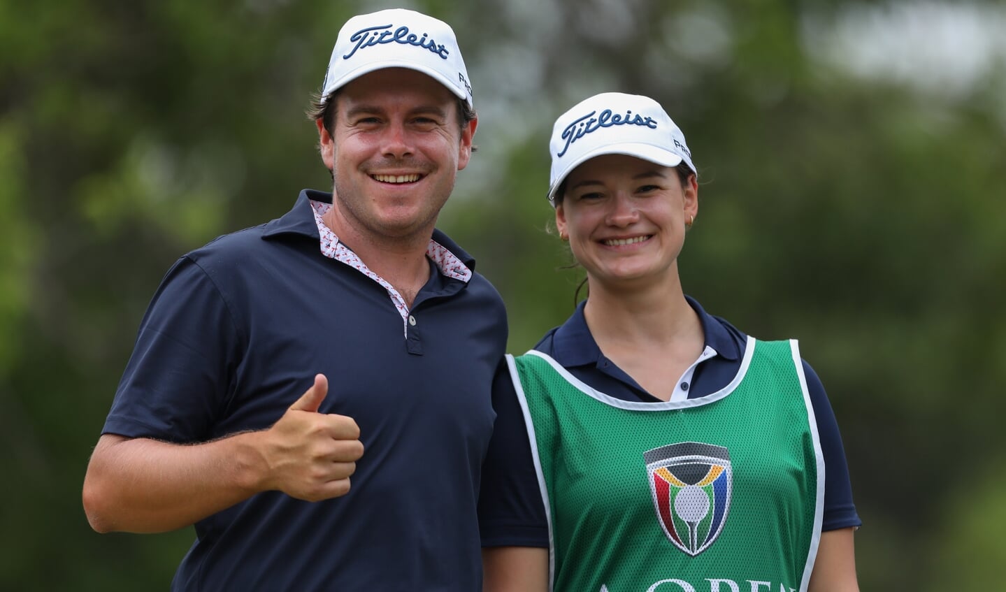 Lars van Meijel en zijn caddie Mara zijn optimistisch.