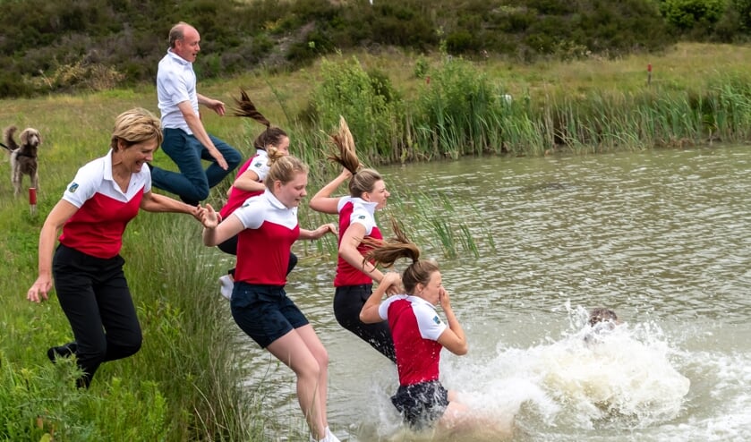 Wanneer gaan we weer golfers uit de Hoofdklasse de traditionele sprong in het water zien maken?