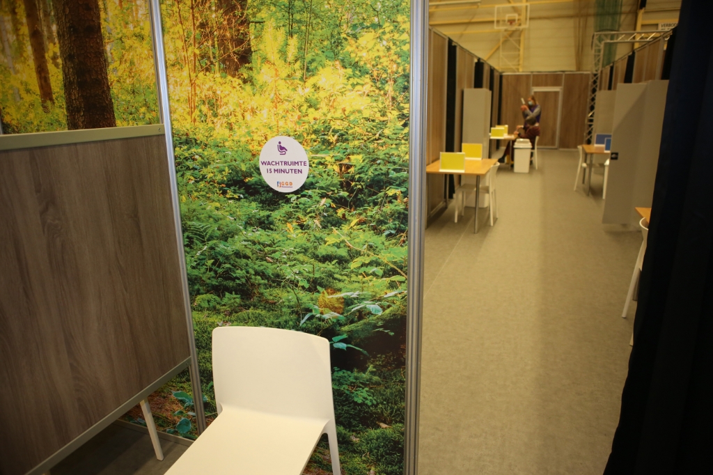 <p>De Haarlemse vaccinatielocatie in het Kennemer Sportcenter.</p>