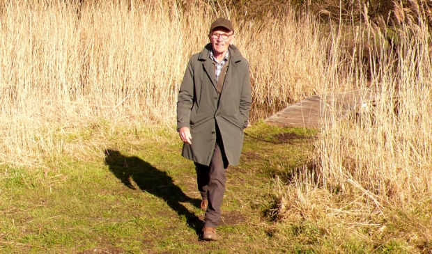 <p>John Jansen van Galen op een van zijn wandeltochten.</p>
