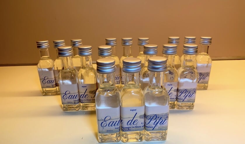 Elk flesje is voorzien van etiket met predicaat 'original'