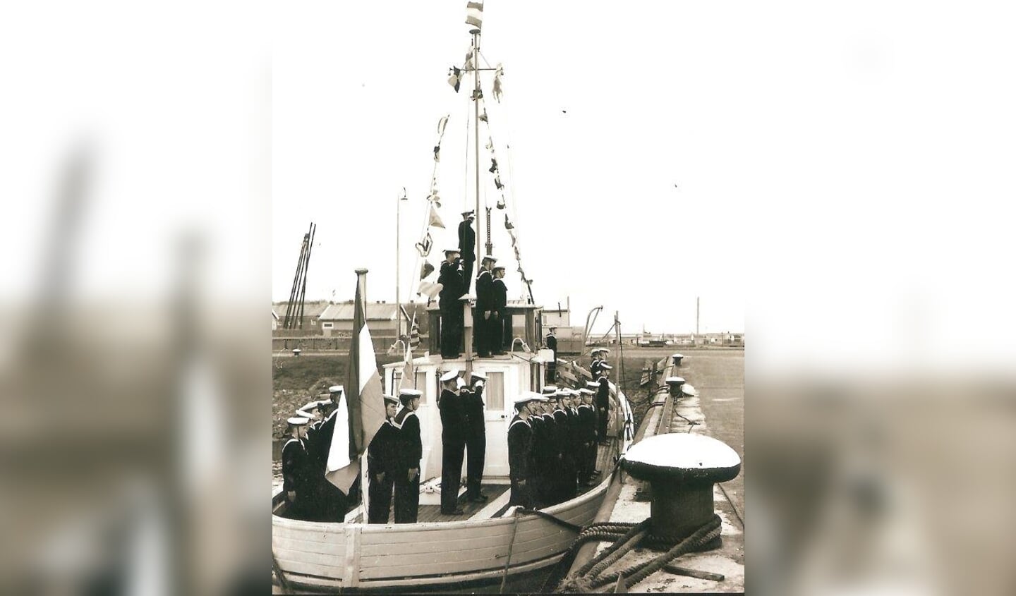 Helderse Zeekadetten op een van hun vroegere schepen.