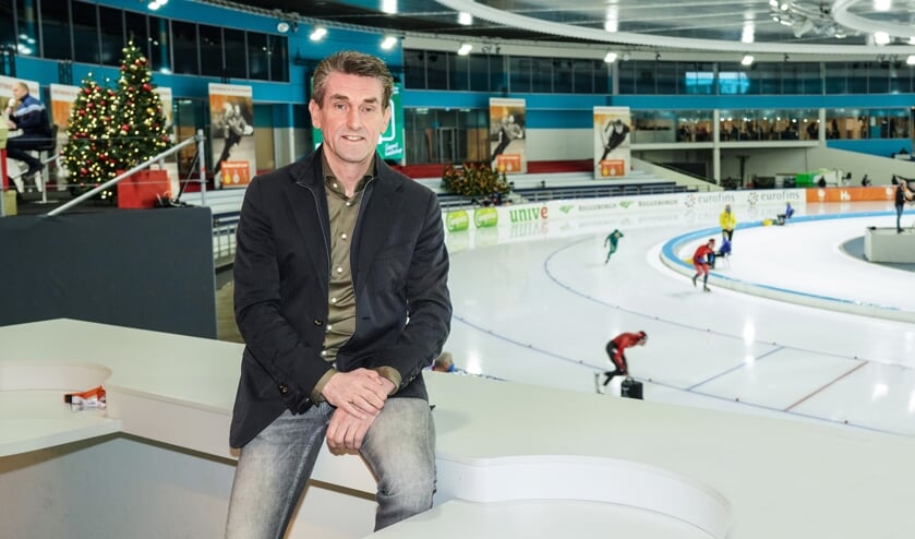 Patrick Wouters van den Oudenweijer in Thialf. ,,De enorme saamhorigheid tussen al die verschillende bloedgroepen die samen het nationale en internationale schaatsen vormen, vind ik de plus van deze winter.’’ (Foto Timsimaging)