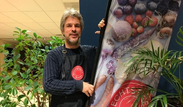 <p>Mike Koot ontving kort geleden zijn eerste klanten in zijn wijkpunt aan de Vlierboomstraat.</p>