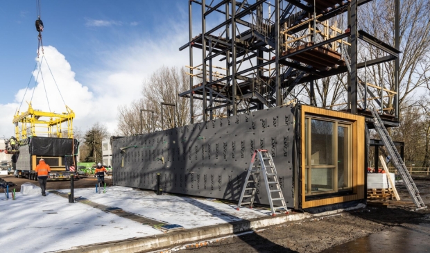 <p>Vandaag zijn vier houtbouw appartementen in project M’DAM in Monnickendam aangekomen. </p>