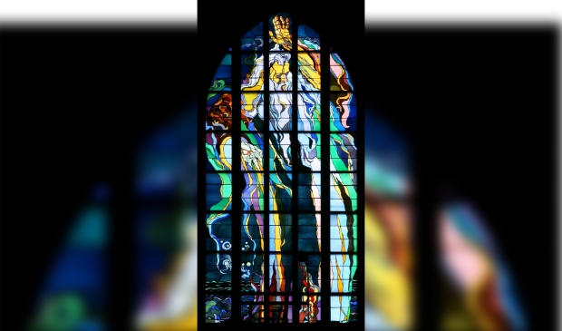 <p>Maak kennis met prachtige schilderijen, tekeningen en glas-in-loodramen.</p>