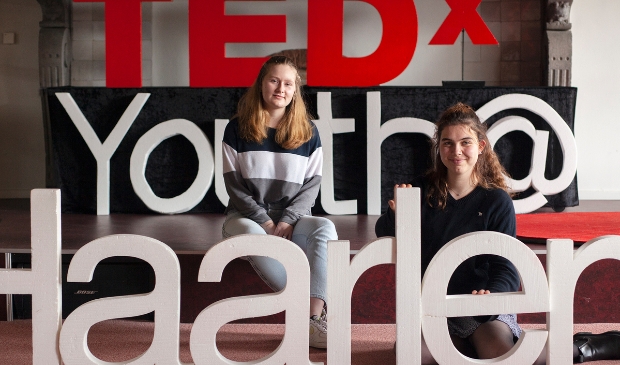 <p>Op donderdag 8 april van 13:00 tot 14:45 uur organiseren Annemijn en Maxe de TedxYouth@Haarlem 2021.</p>