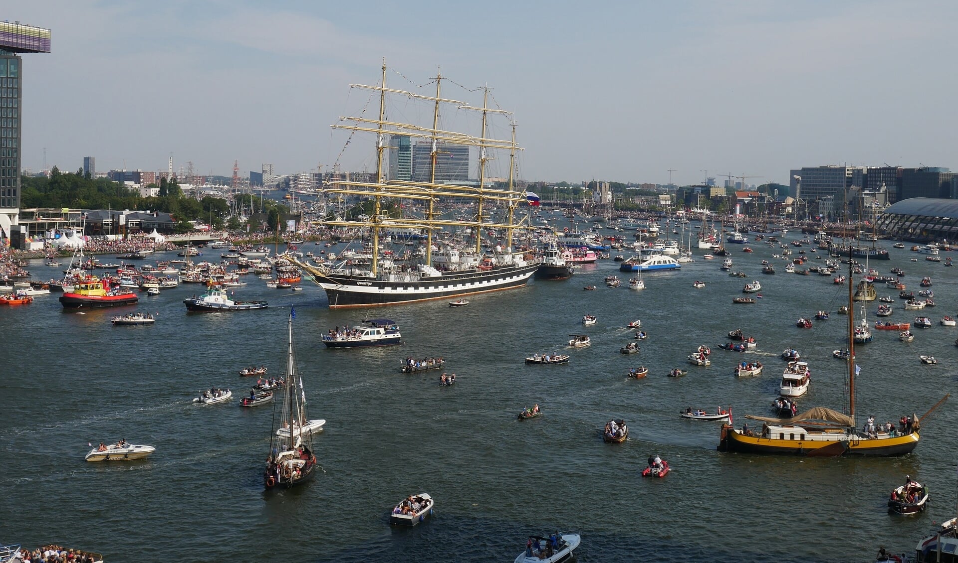 Sail Amsterdam ter illustratie.