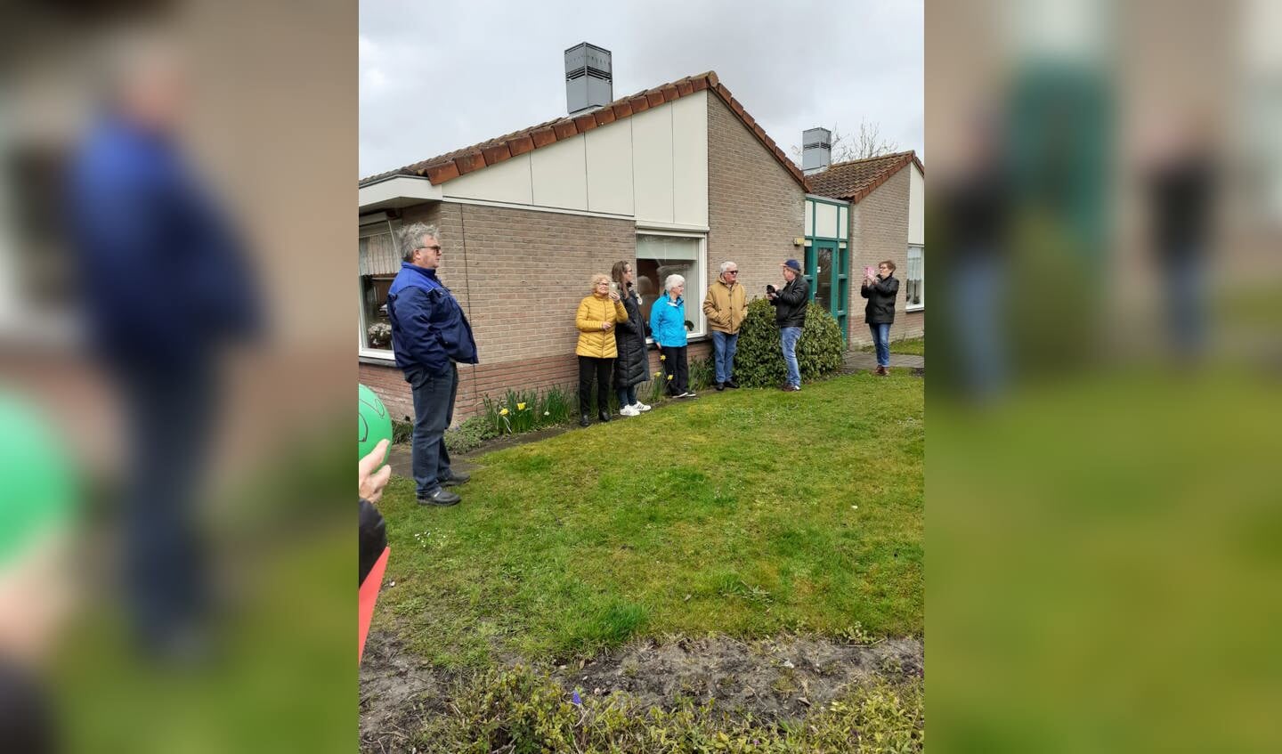 Ondanks het weer werd Janny flink in het zonnetje gezet.