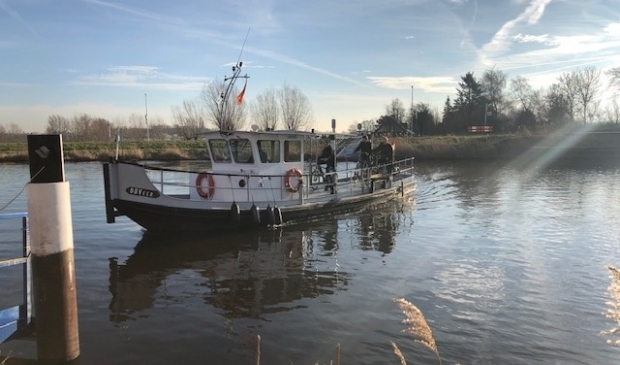 <p>Met een pontje bij de Rekervlotbrug naar de overkant.</p>