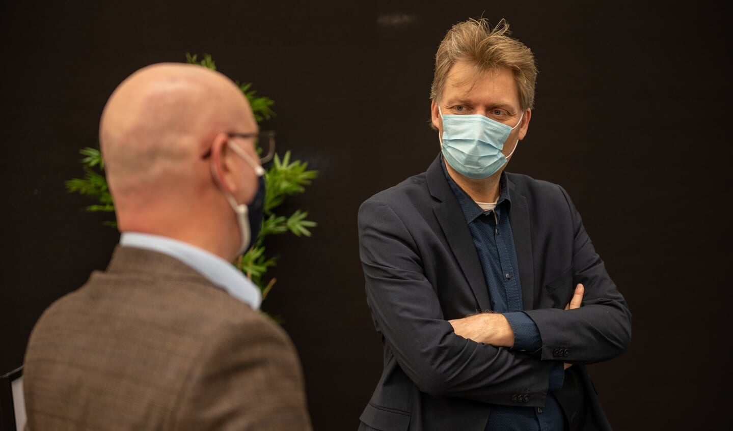 Burgmeester Jan Hamming en GGD-directeur publieke gezondheid Ferdinand Strijthagen.