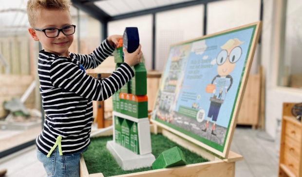<p pstyle="PLAT">De zesjarige Pepijn heeft de primeur van de Sjoerd ‘stapeltafel’.</p>
