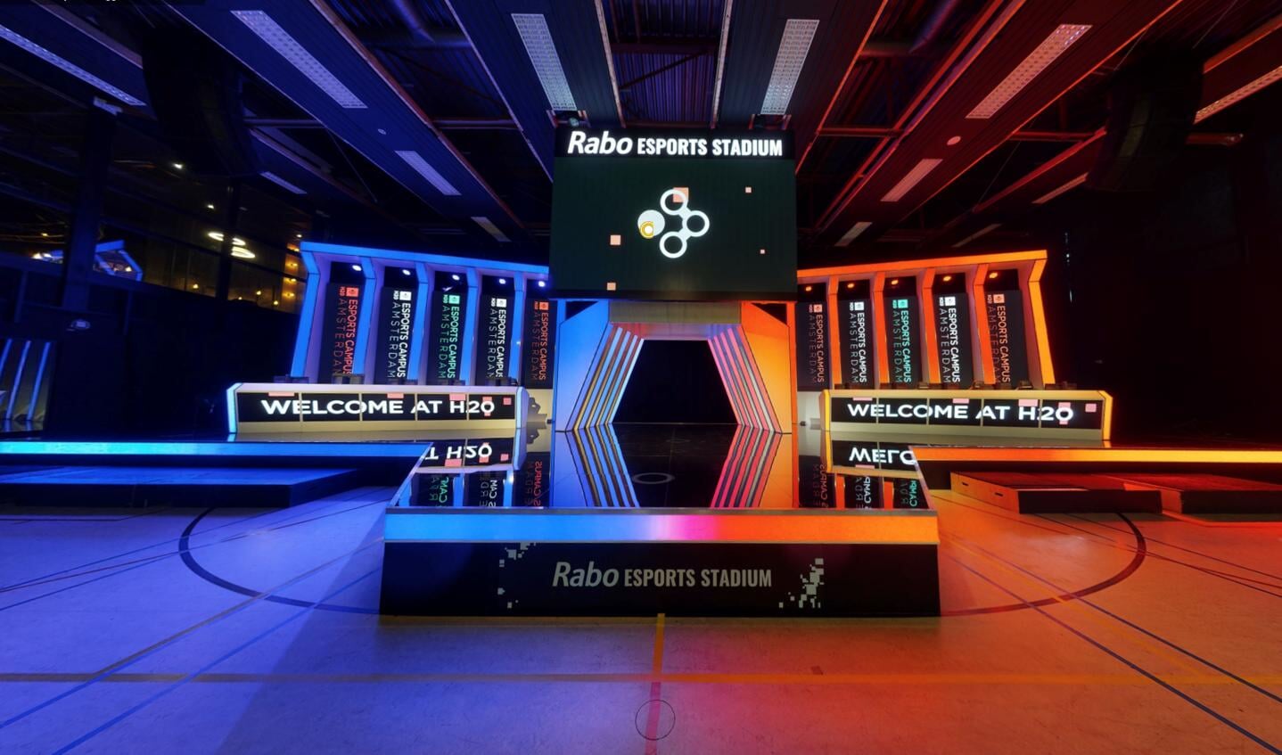 Het Rabo Esports Stadium. De deelnemers aan het VR-event krijgen een digitale rondleiding. 