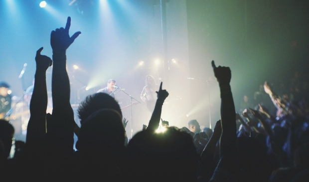 <p>Paradiso gaat concerten testen.</p>