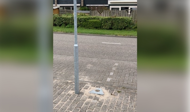 <p>De laadpaal aan de Lijnbaan is tijdelijk verwijderd. </p>
