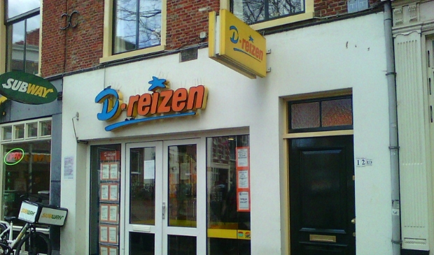 <p>D-reizen is failliet.</p>