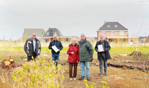 <p pstyle="PLAT">Bijna 50 jaar geleden startte de familie Kruk op Nauertogt 22 een tuindersbedrijf. Projectontwikkelaar Bouwend Waarland heeft het perceel Nauertogt 22 in Broek op Langedijk nu aangekocht voor woningbouw.</p>