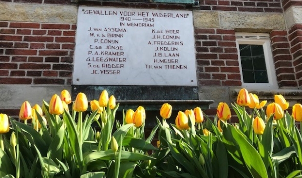 <p>Een van de monumenten hangt aan de gevel van het Purmerends Museum. </p>